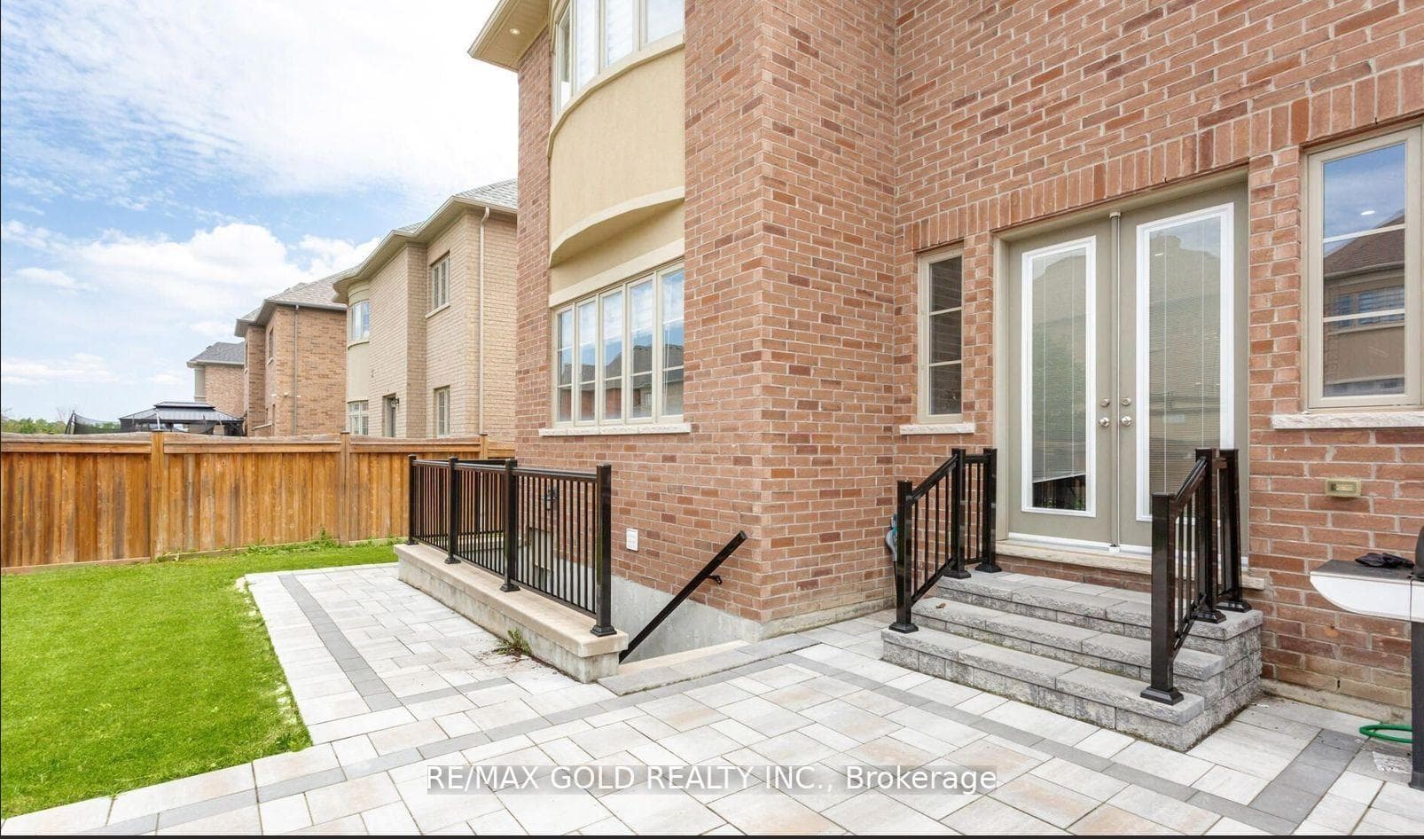 9 Bedouin Crescent photo 34