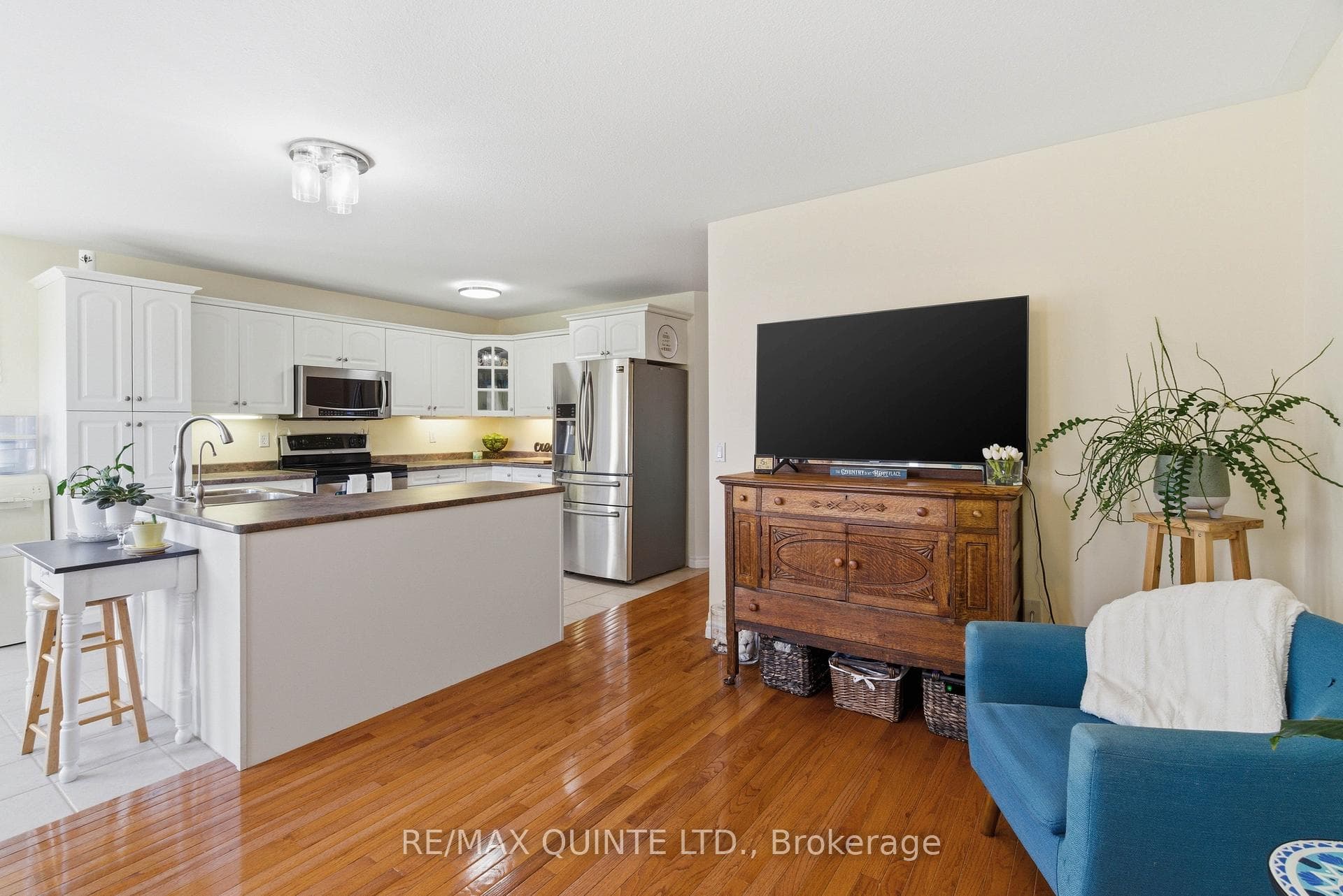 99 McKenzie Street photo 14