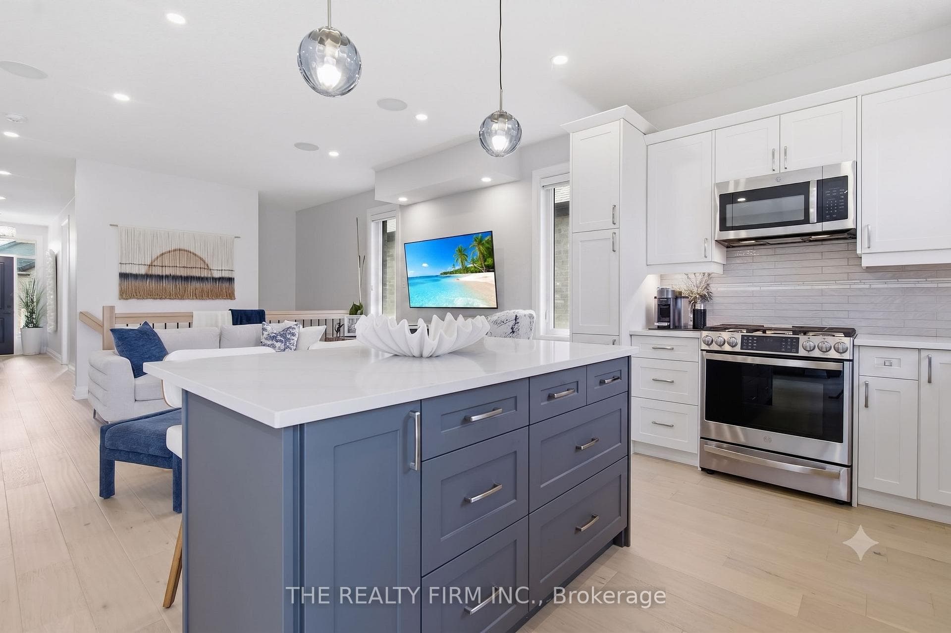 383 Daventry Way Unit 8 photo 17
