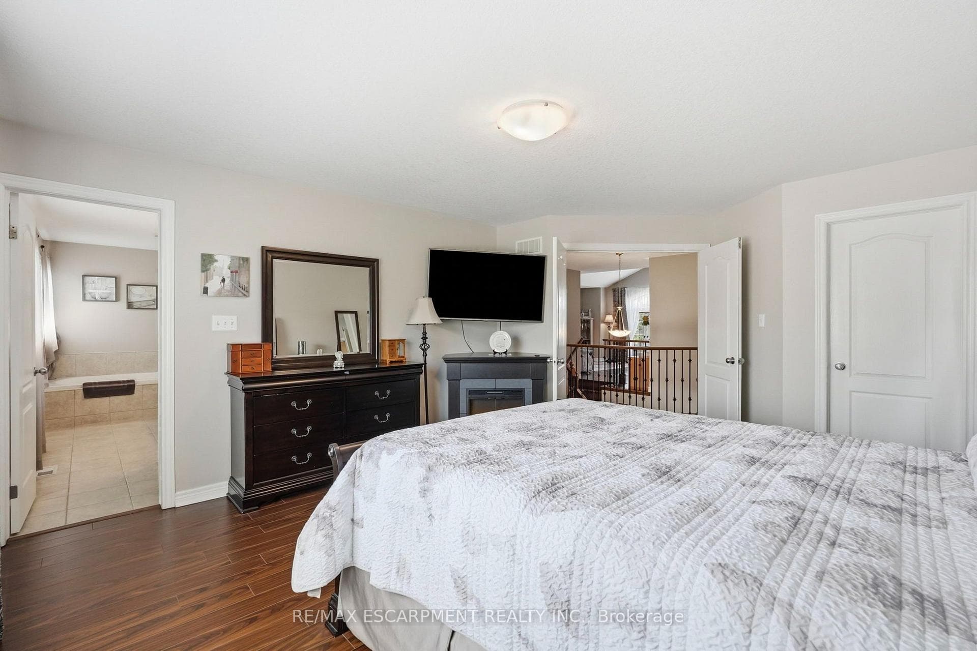 1332 Baseline Road photo 18