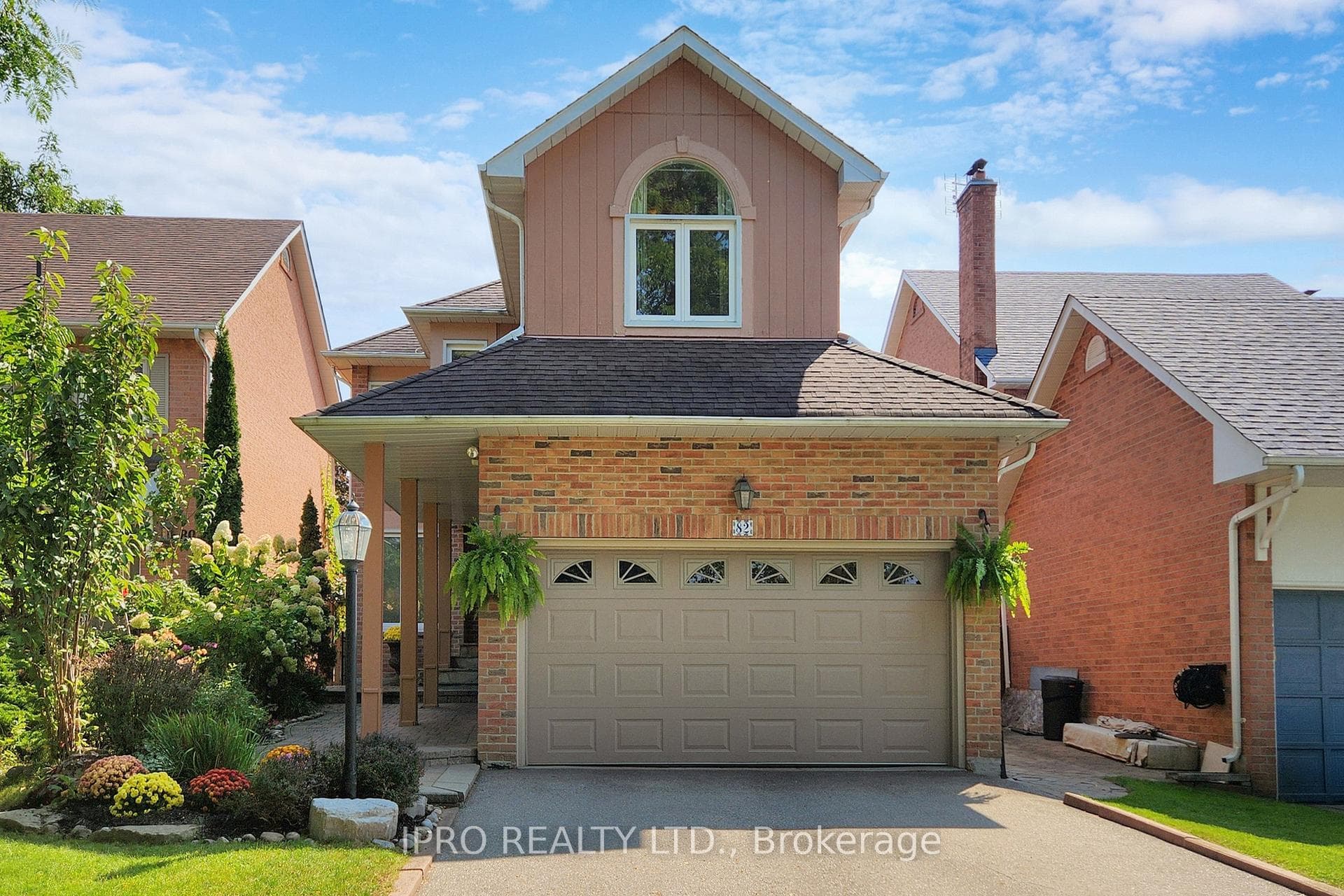 82 Dalecroft Circle photo 1