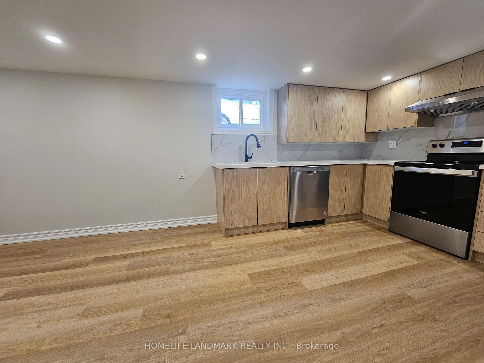 36 Corinne Crescent Unit Basemen photo 5