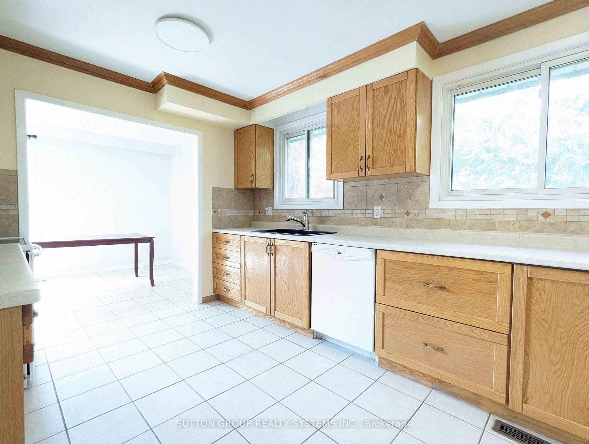 211 Slater Crescent Unit Upper photo 9
