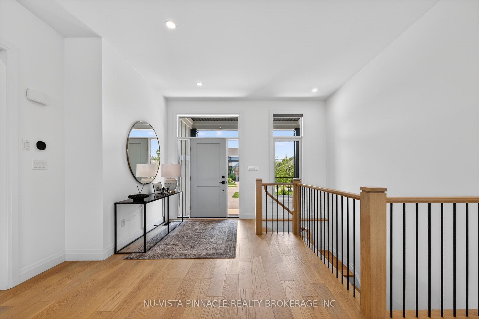 2572 LUCAS Avenue photo 9
