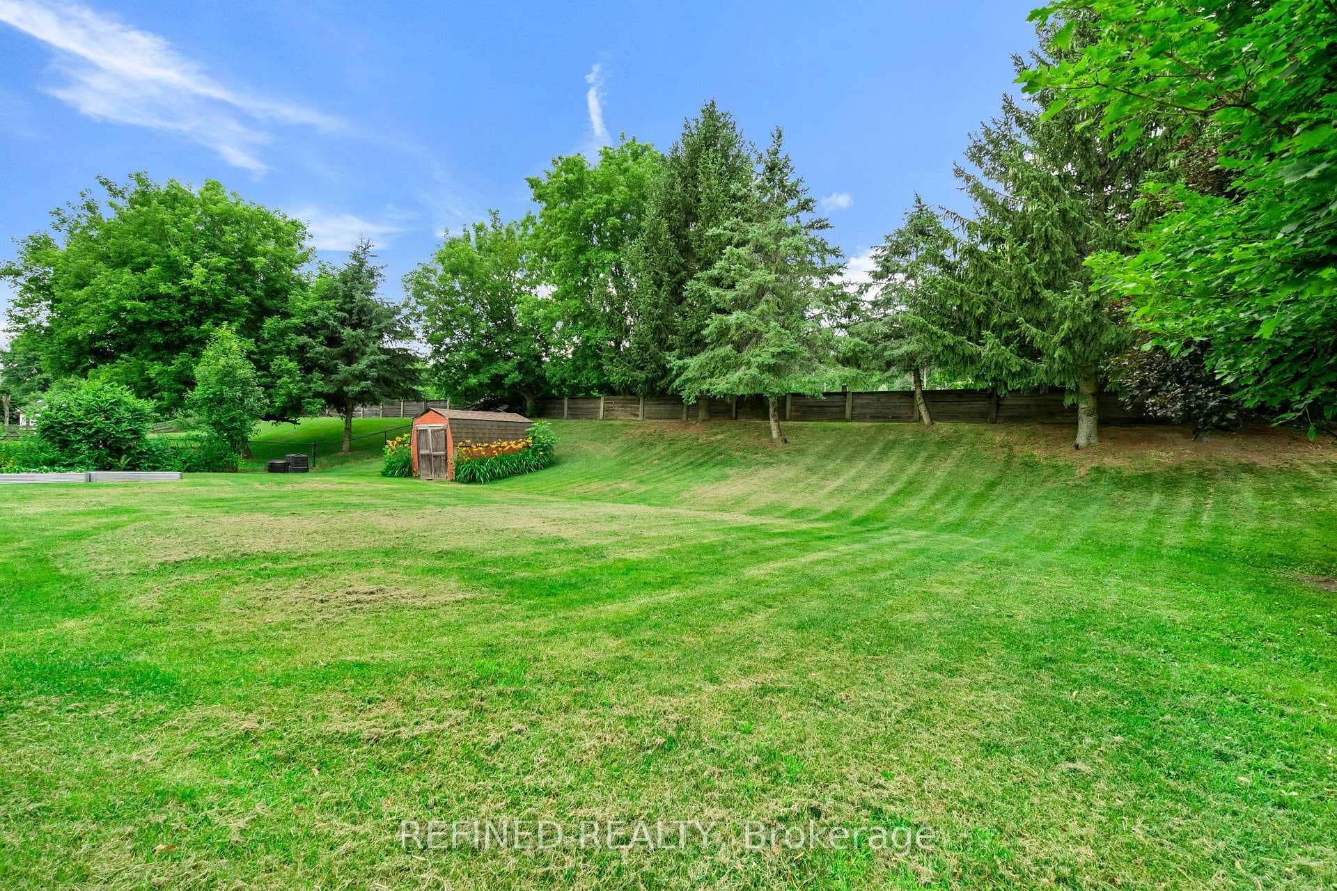 39 Marshall Crescent photo 31