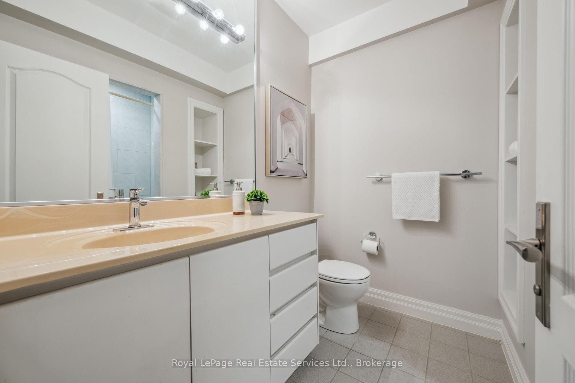 480 CHARTWELL Road photo 42