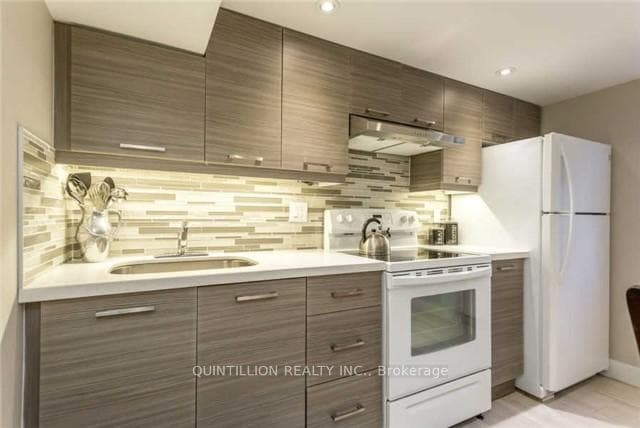 17 Tordale Crescent photo 8