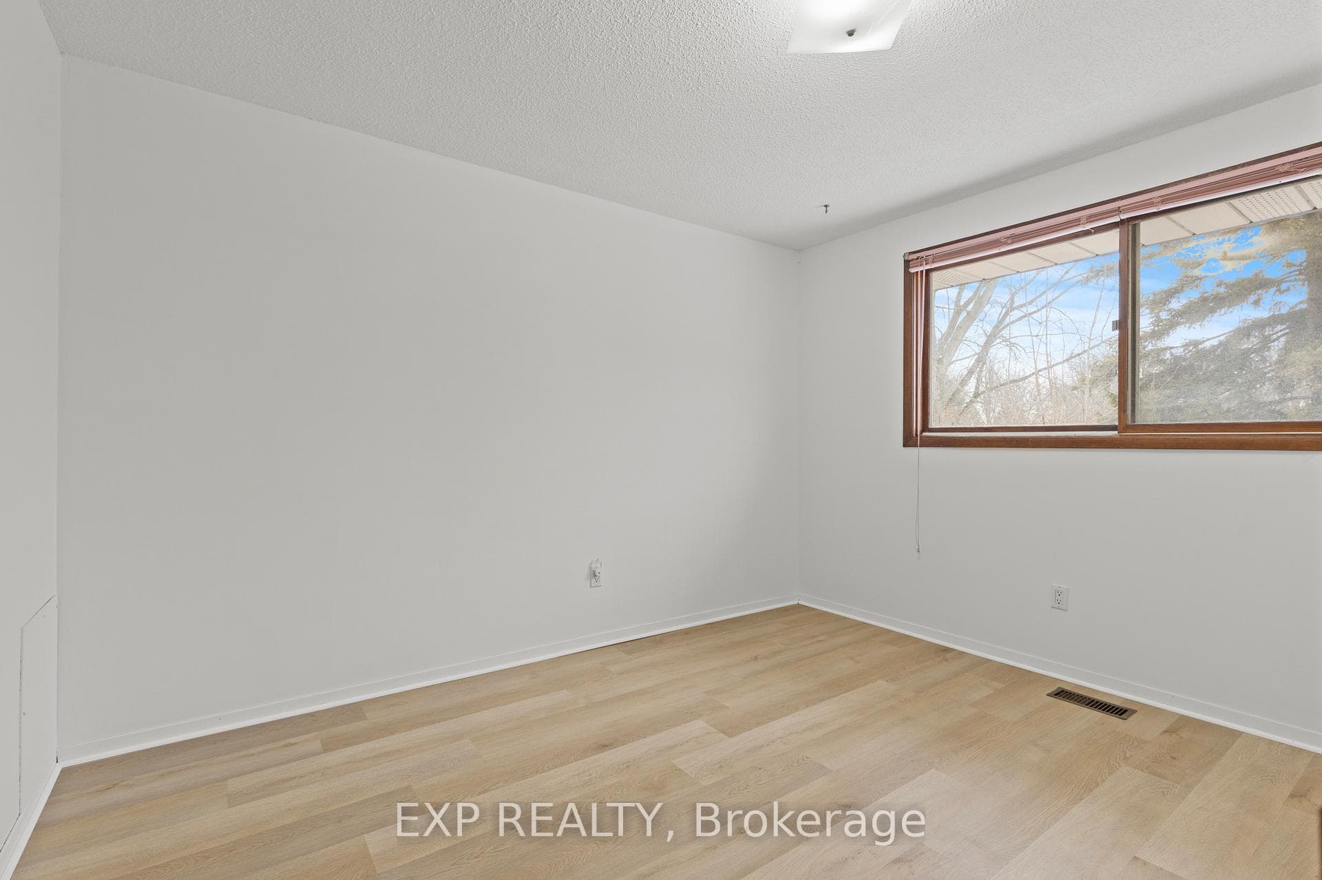 6176 Johnson Drive photo 23