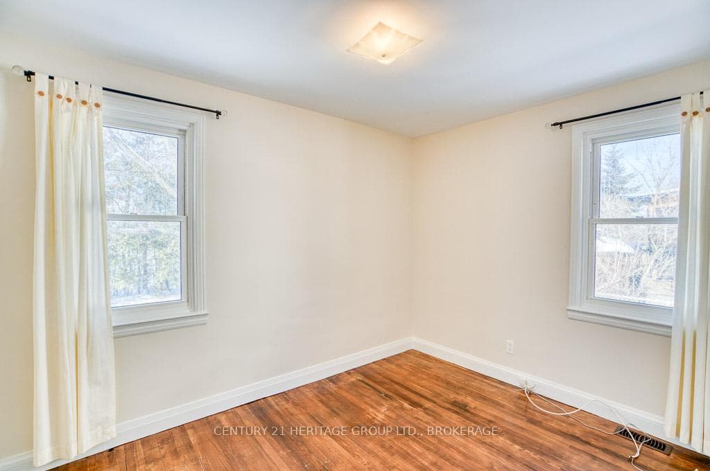 68 Brant Avenue photo 25