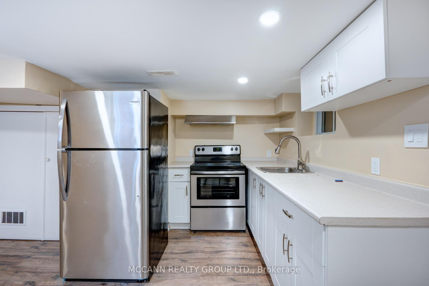 301 Robina Avenue Unit BSMNT photo 4