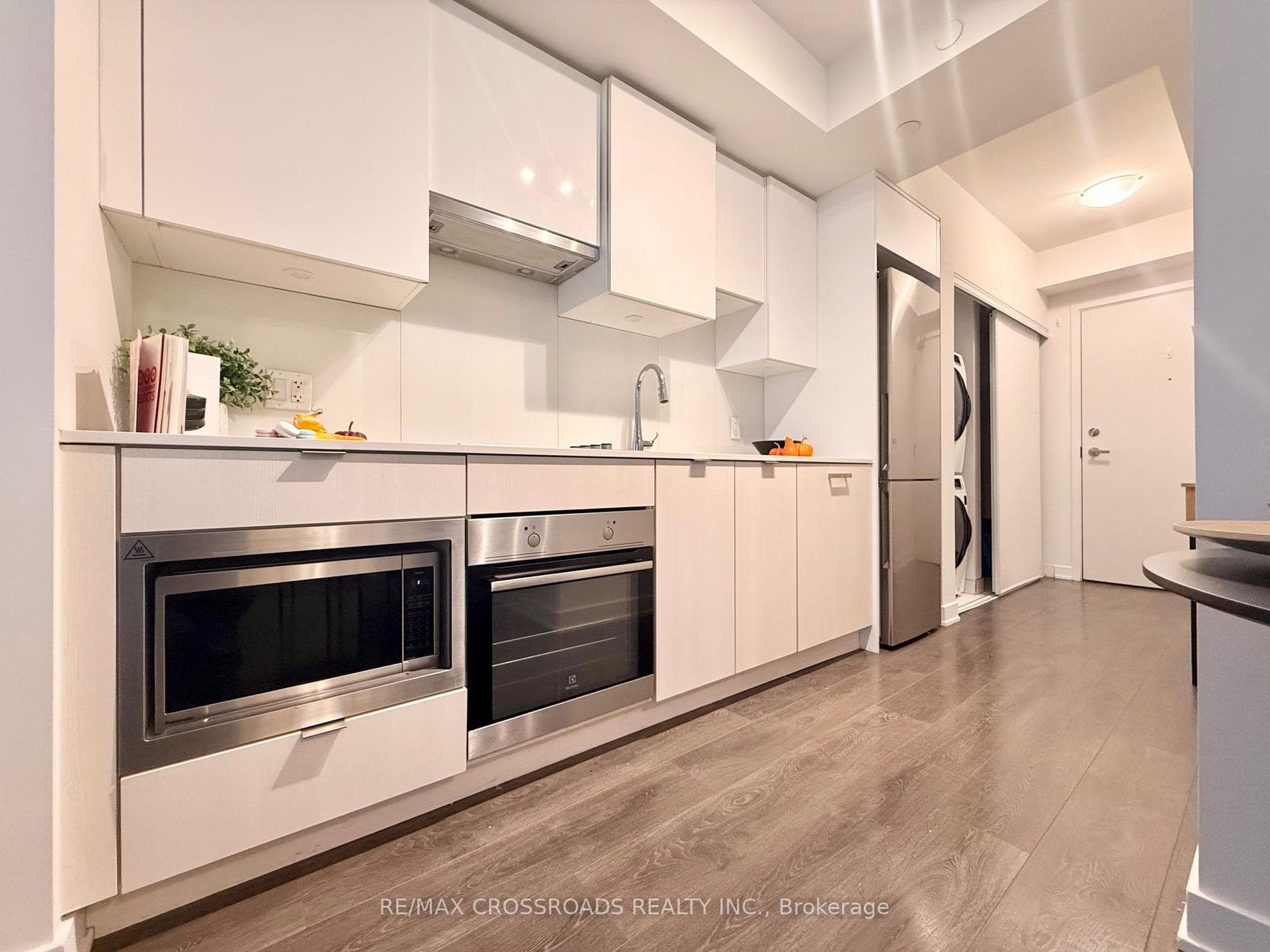 195 Redpath Avenue Unit 2301 photo 5