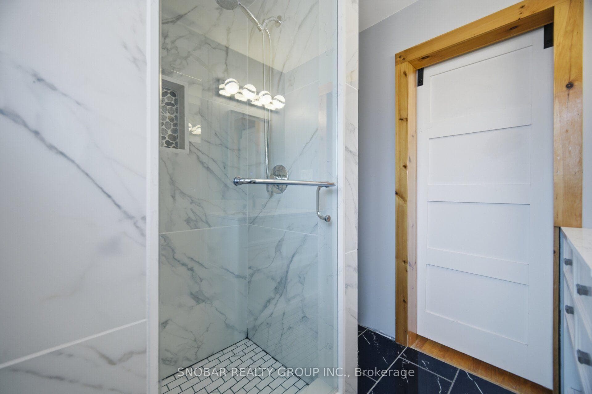 1228 Shamir Crescent photo 18