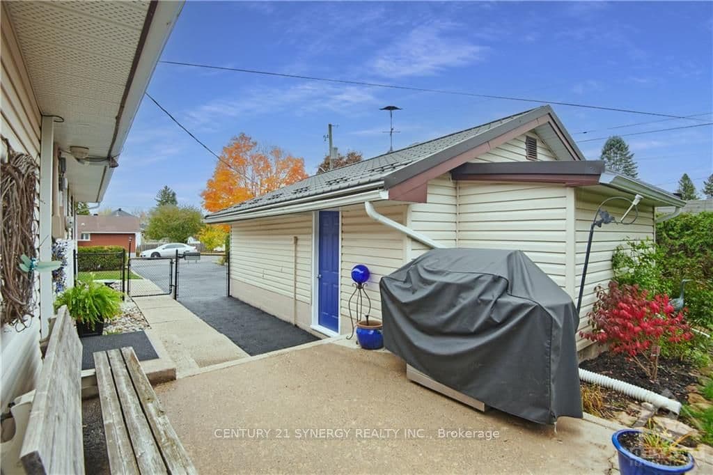 61 BROADVIEW Avenue photo 23