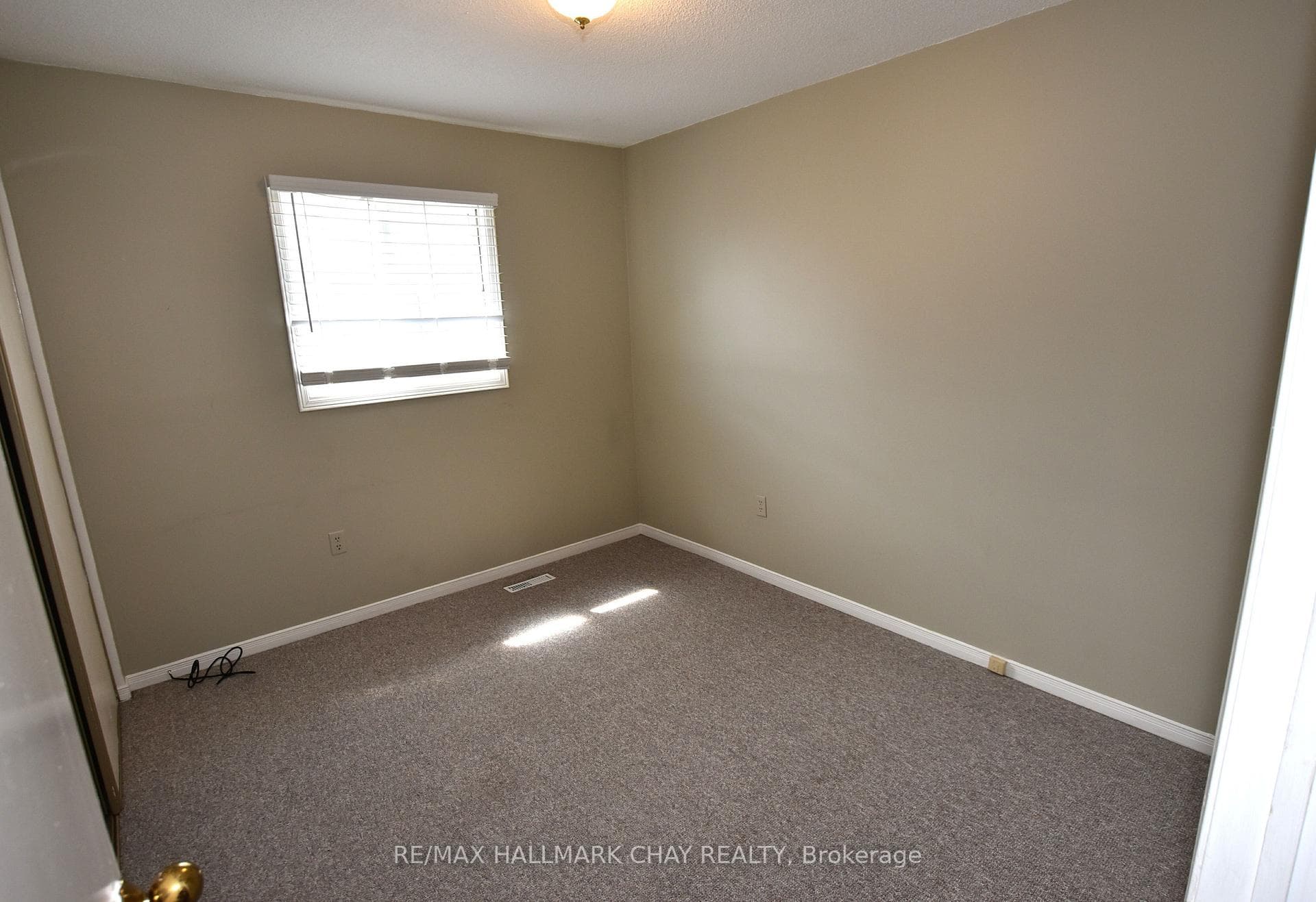 19 Broadfoot Road Unit Upper photo 6