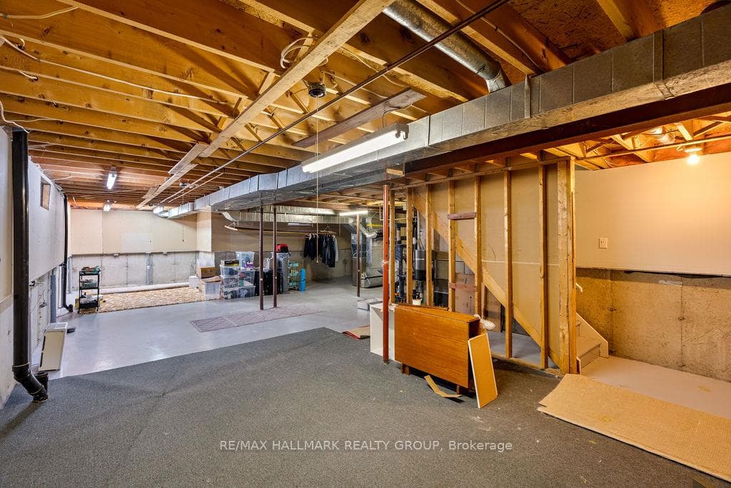 390 Pauline Charron Place photo 33