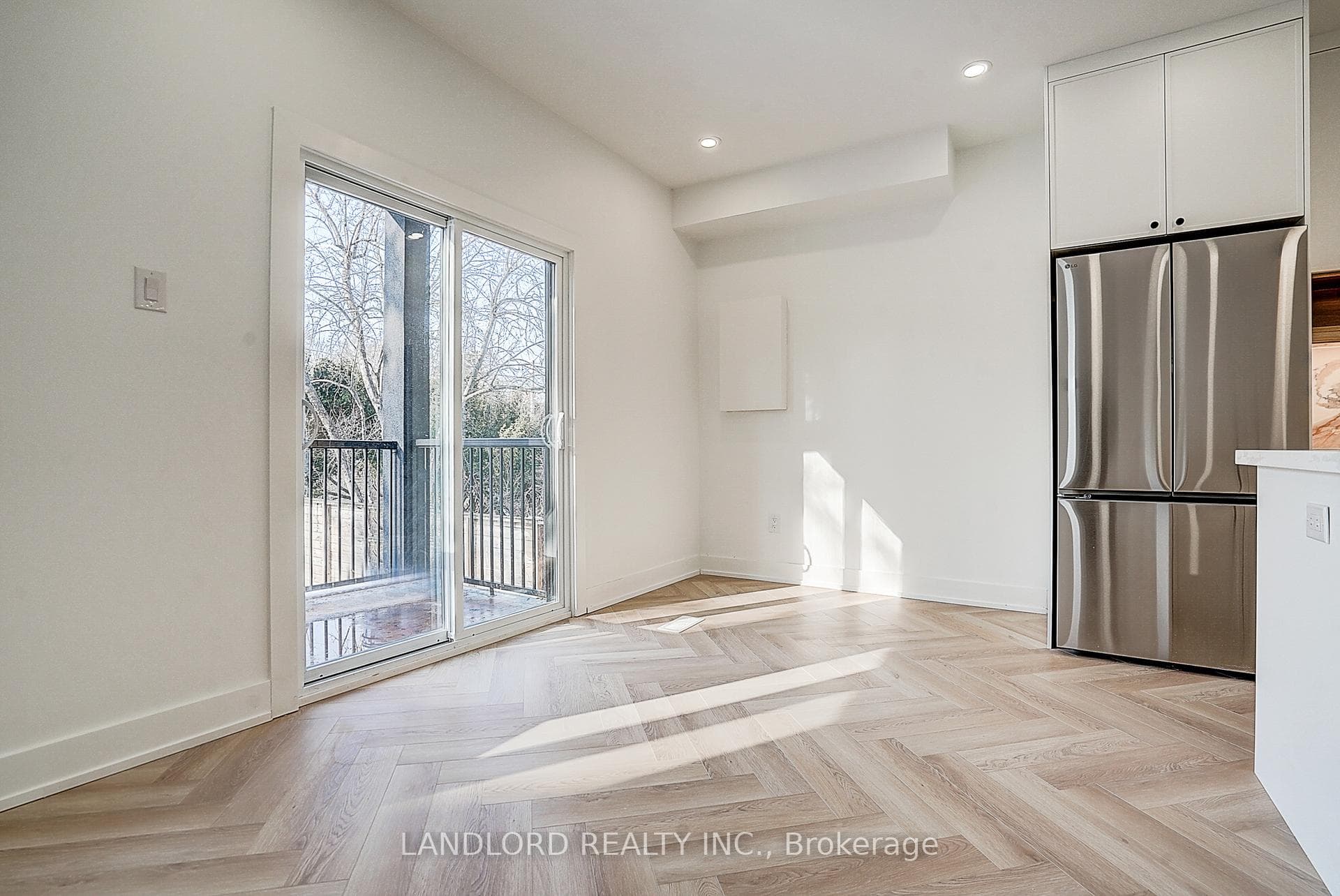 1146 Broadview Avenue Unit 4 photo 19