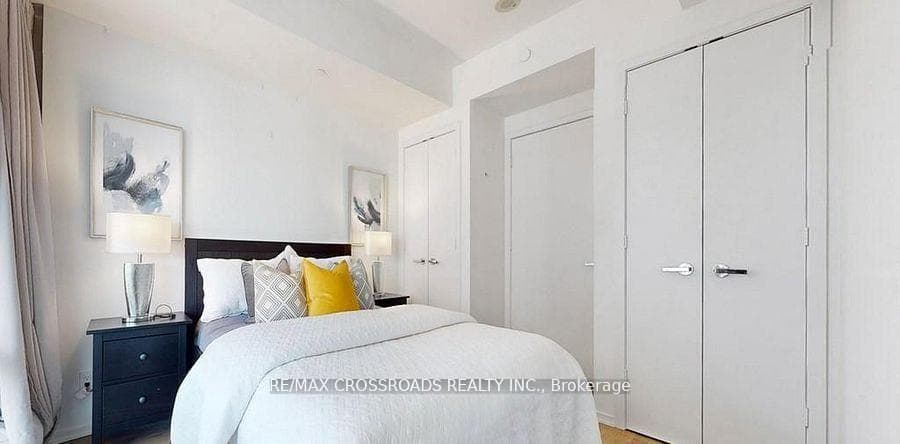 1 Bloor Street Unit 3208 photo 16