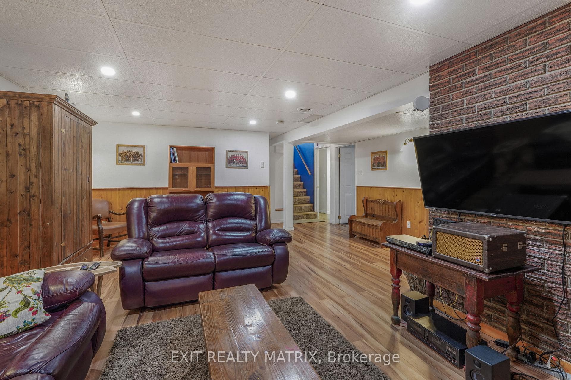 509 Ghislain Street photo 23