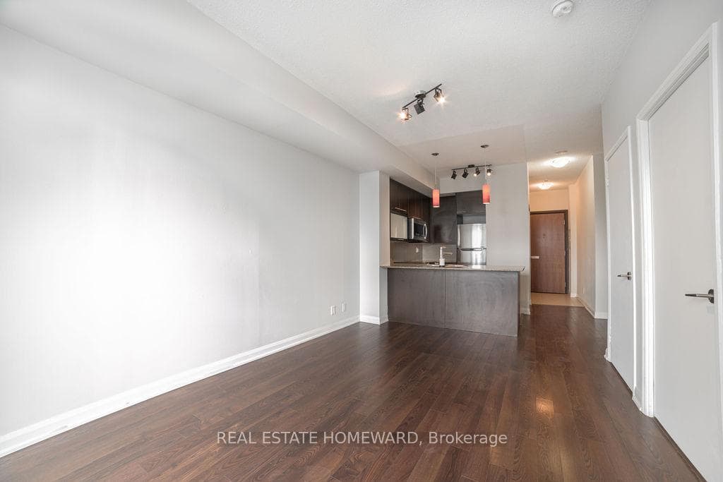 500 Sherbourne Street Unit 1407 photo 6