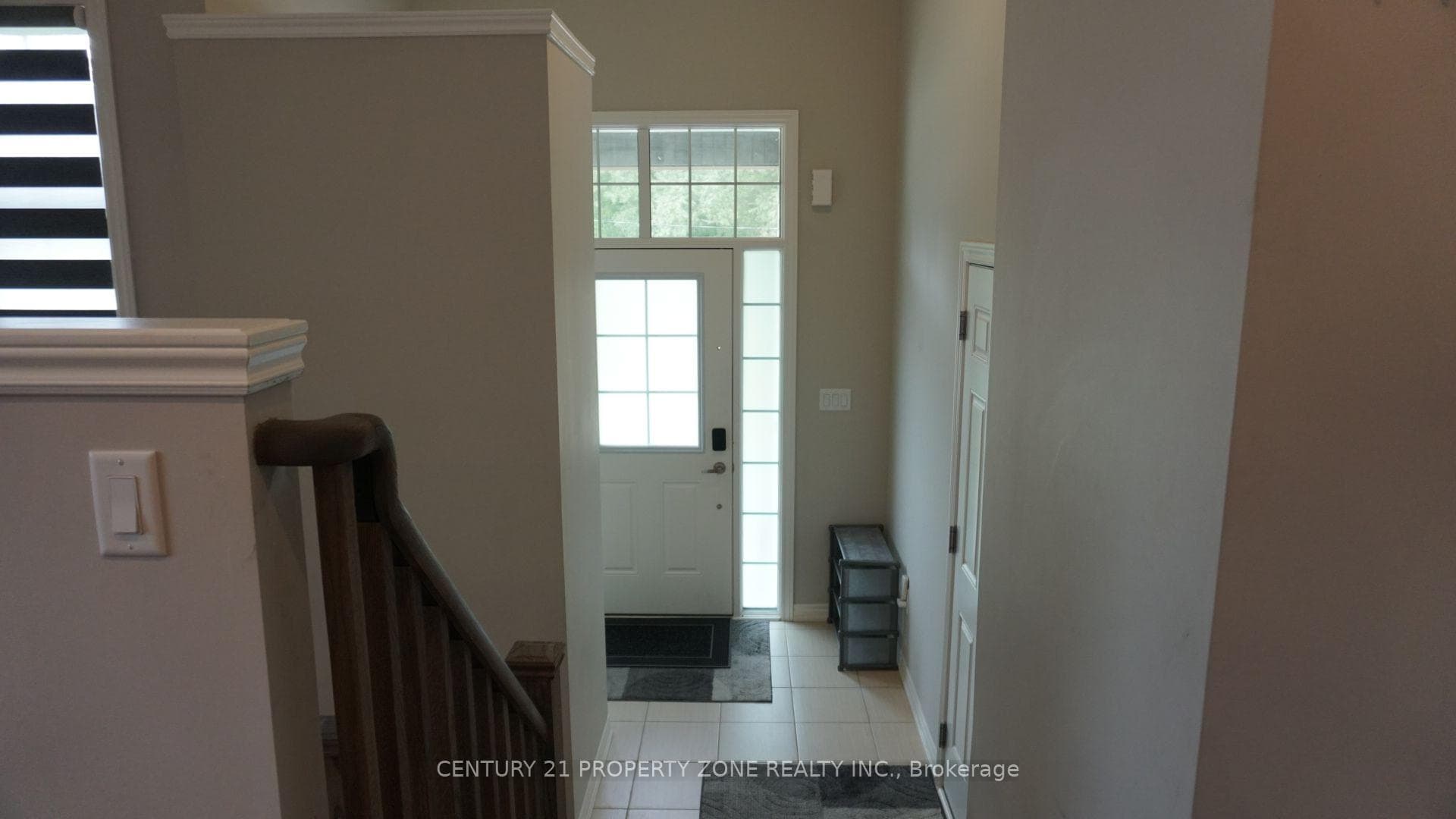 227 Mowat Street photo 21
