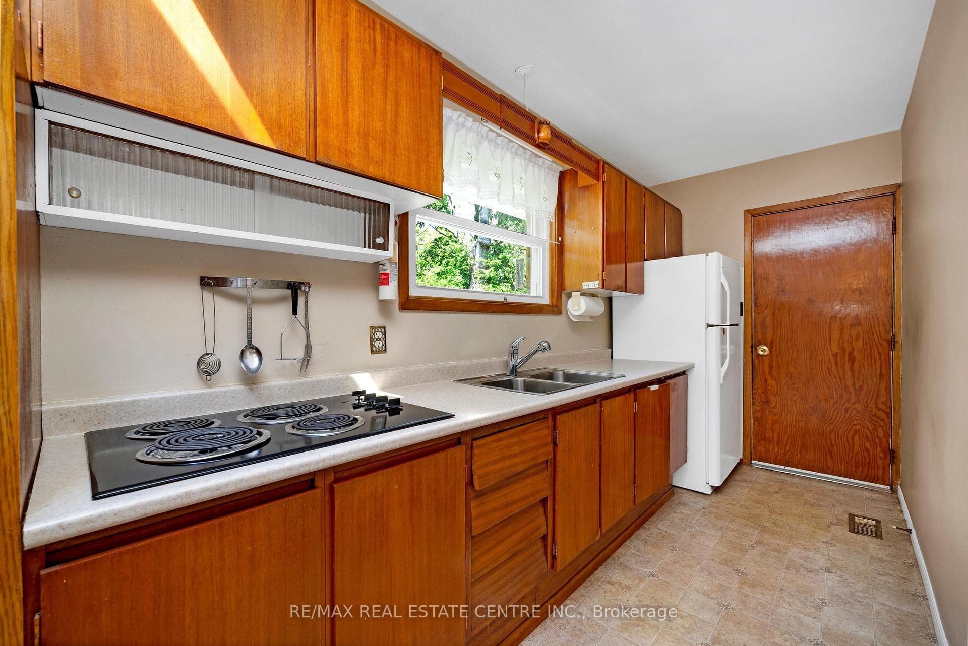 8 STEWARTTOWN Road photo 7