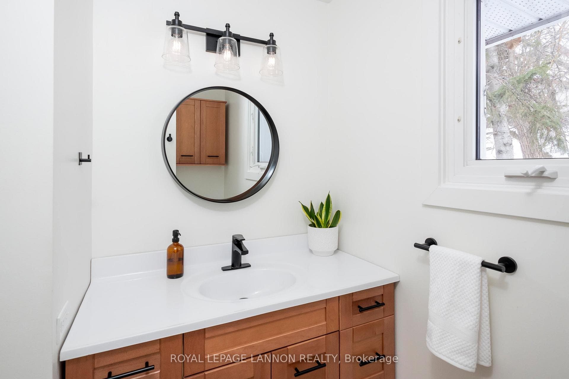 381 RIVER Street photo 23