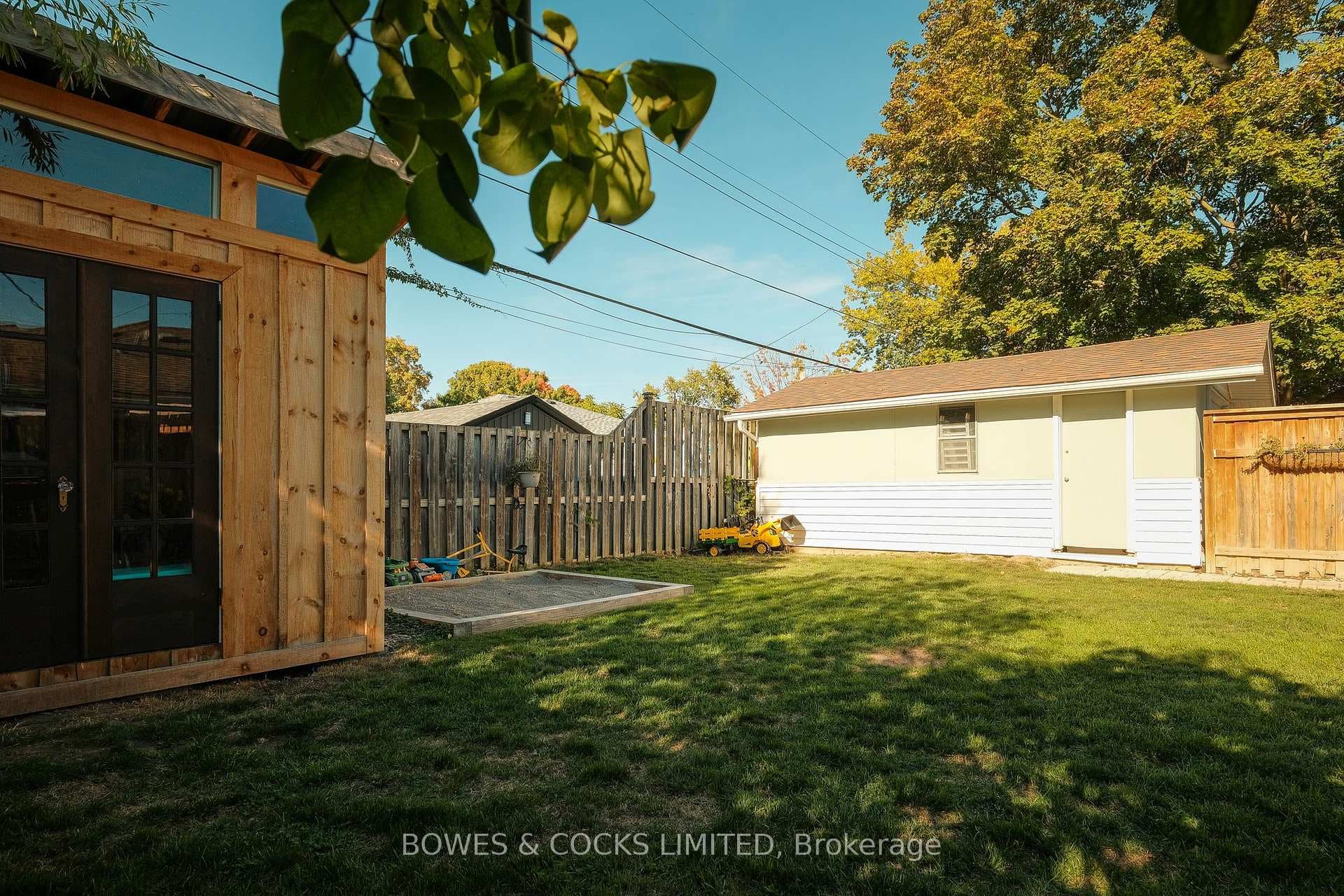 730 Crawford Place photo 36