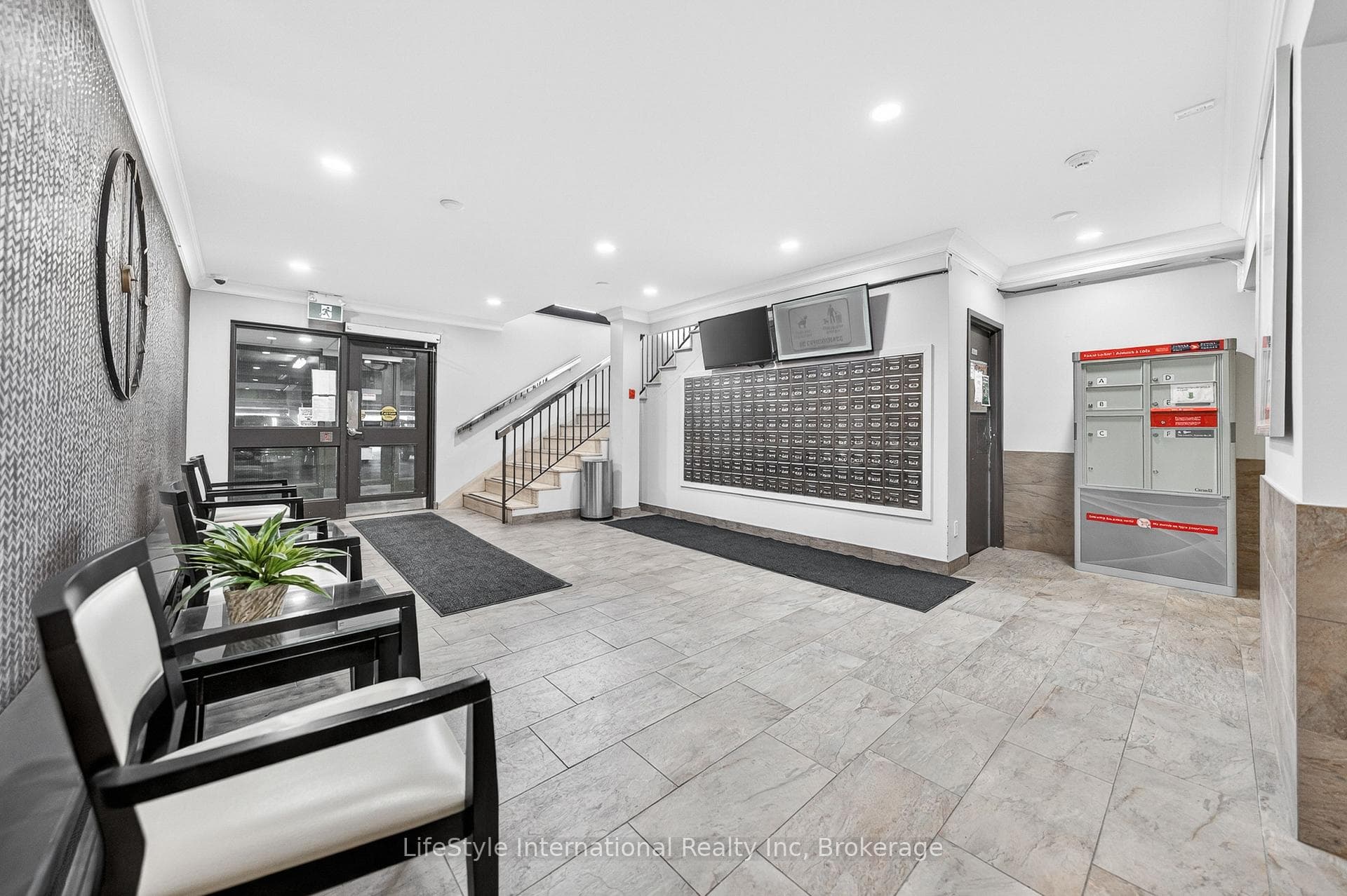19 Woodlawn Road Unit 512 photo 5