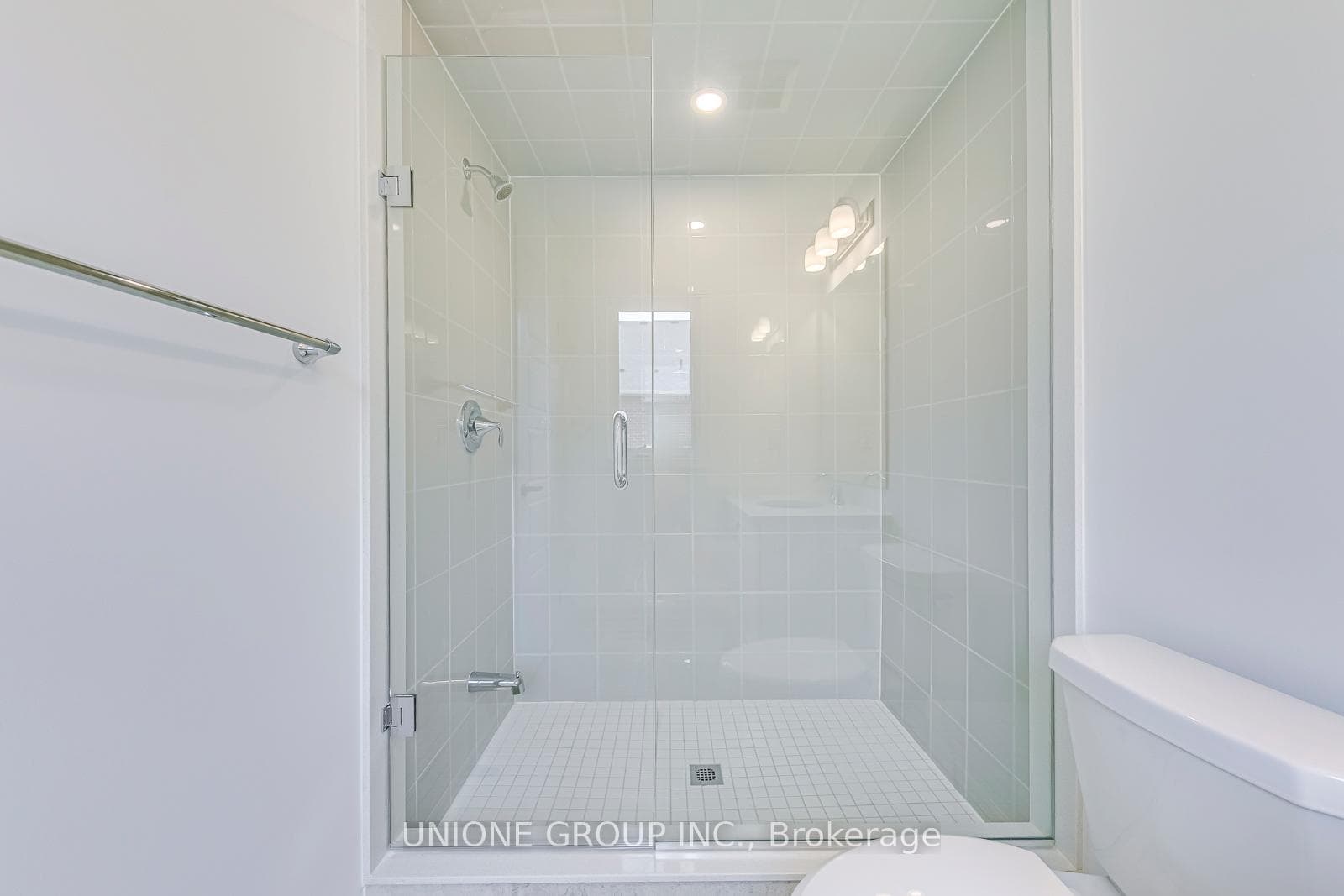 3050 Merrick Road photo 32