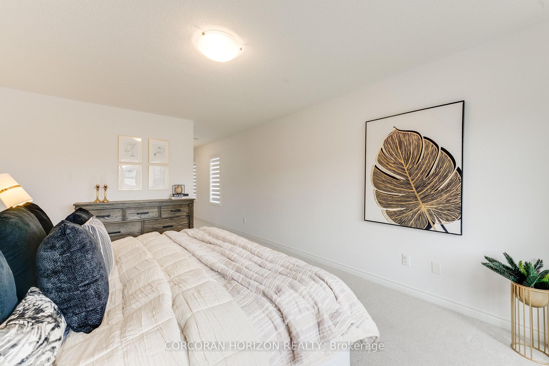 15 Mountainside Crescent photo 28