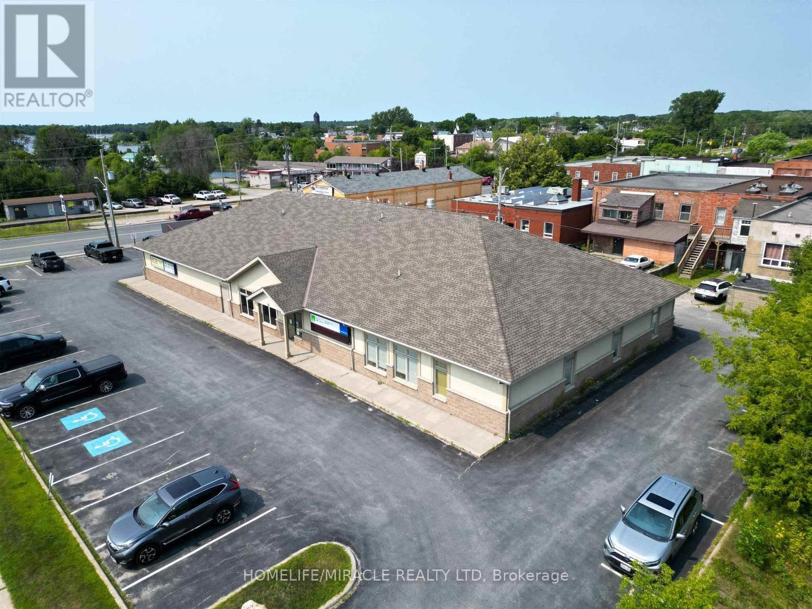 9 Lawton Avenue photo 5