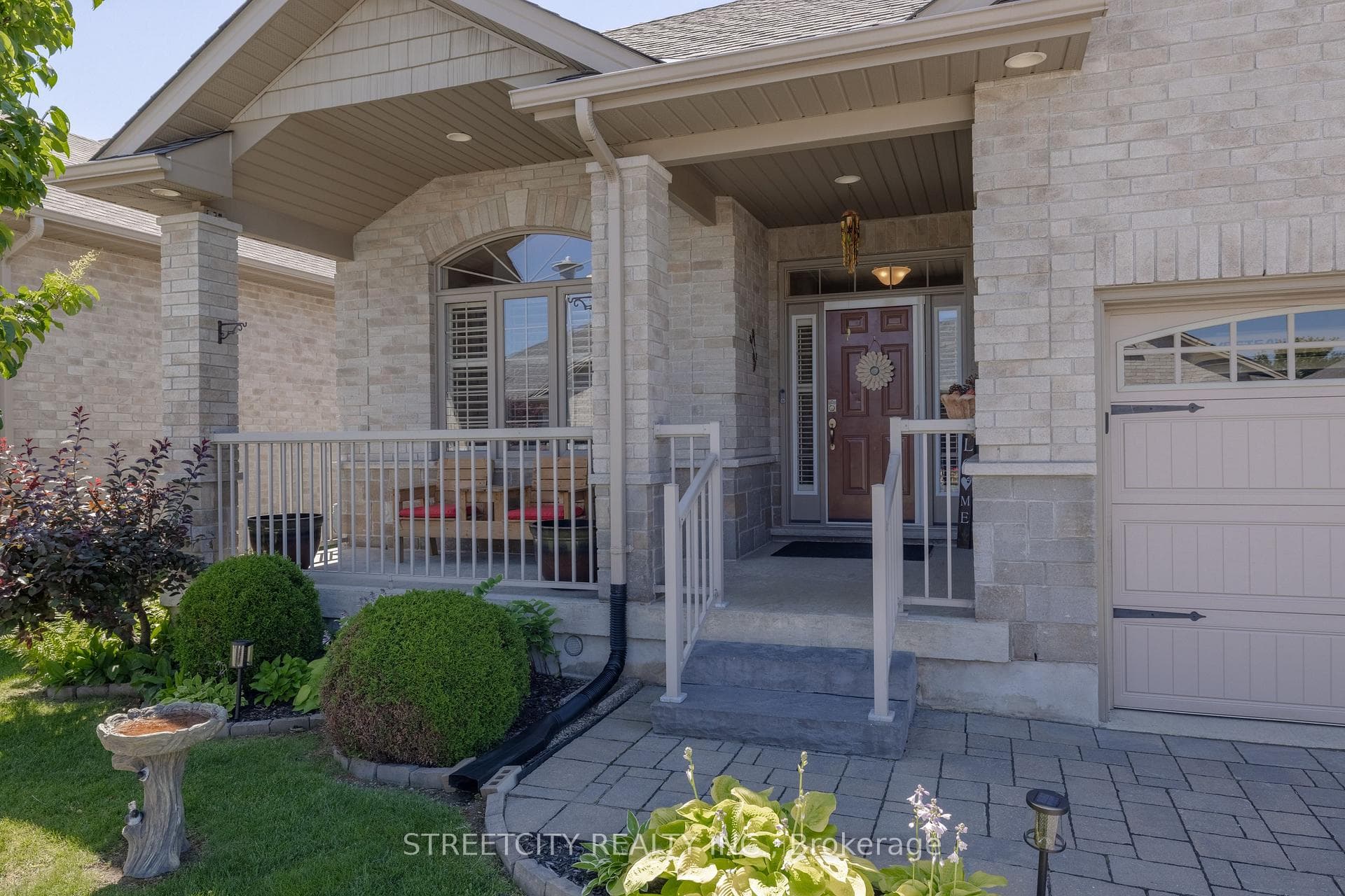 2080 Beaverbrook Avenue Unit 19 photo 3