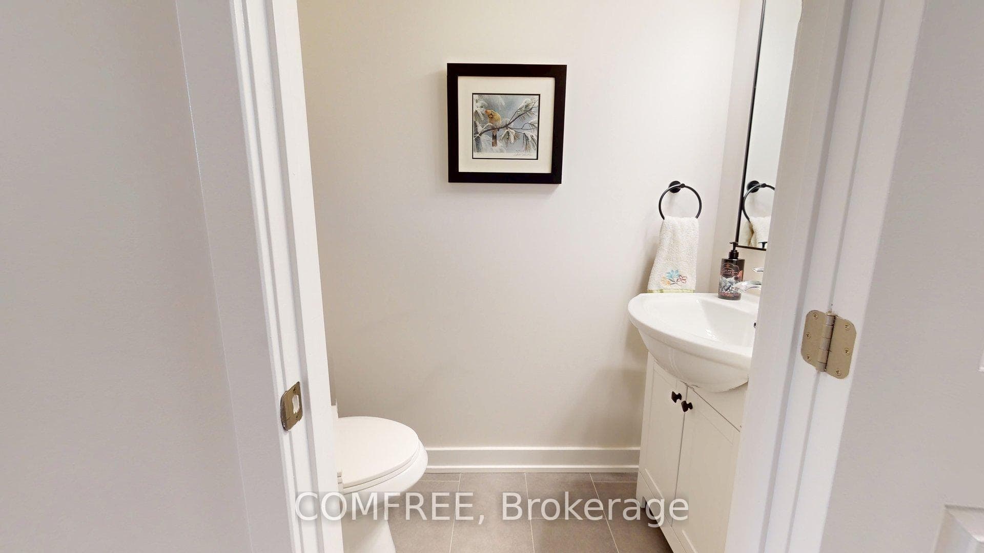 63 Whitcomb Crescent photo 7