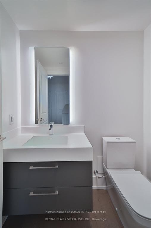 1 Yorkville Avenue Unit 5101 photo 4
