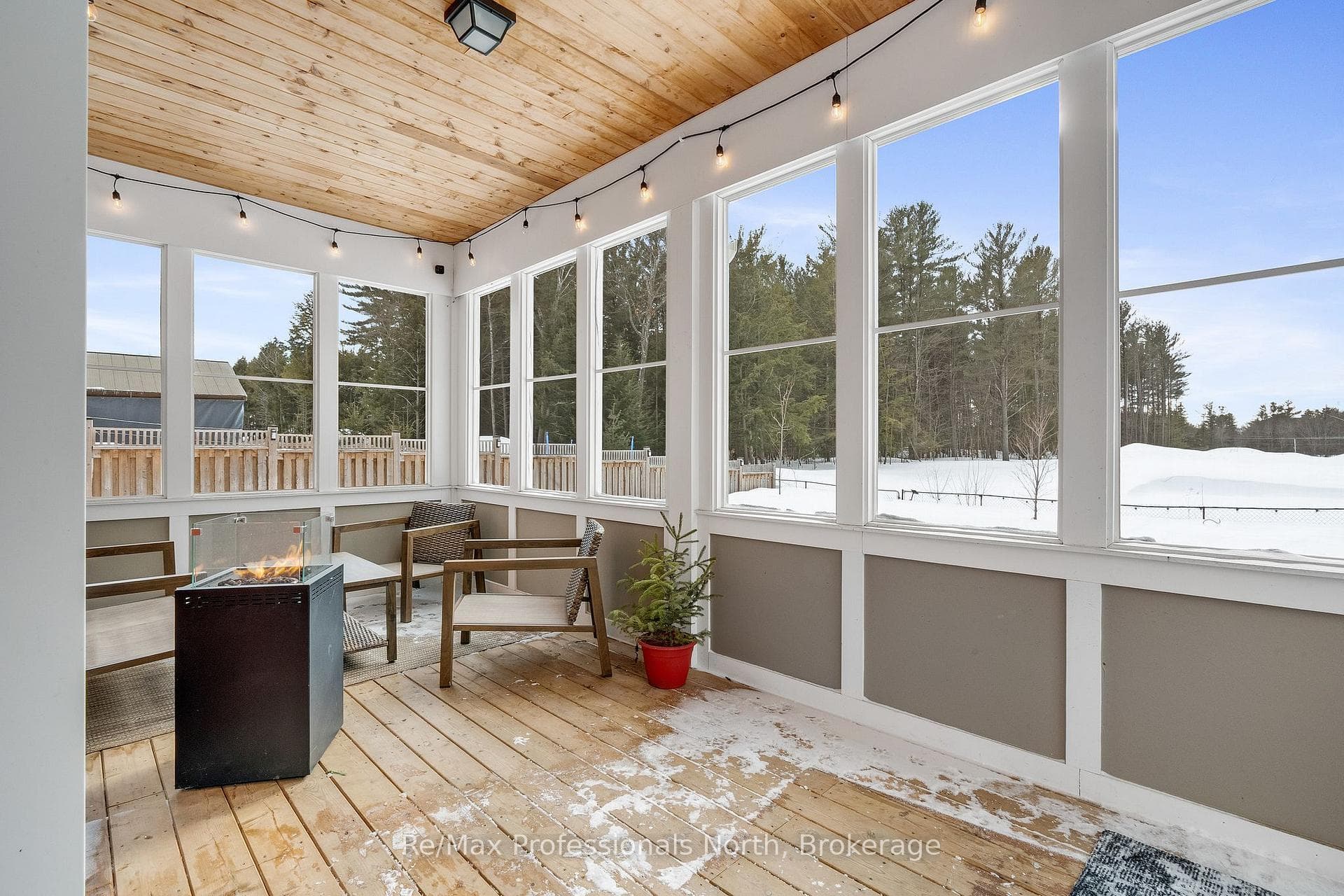 13 Fawnbrook Court photo 44