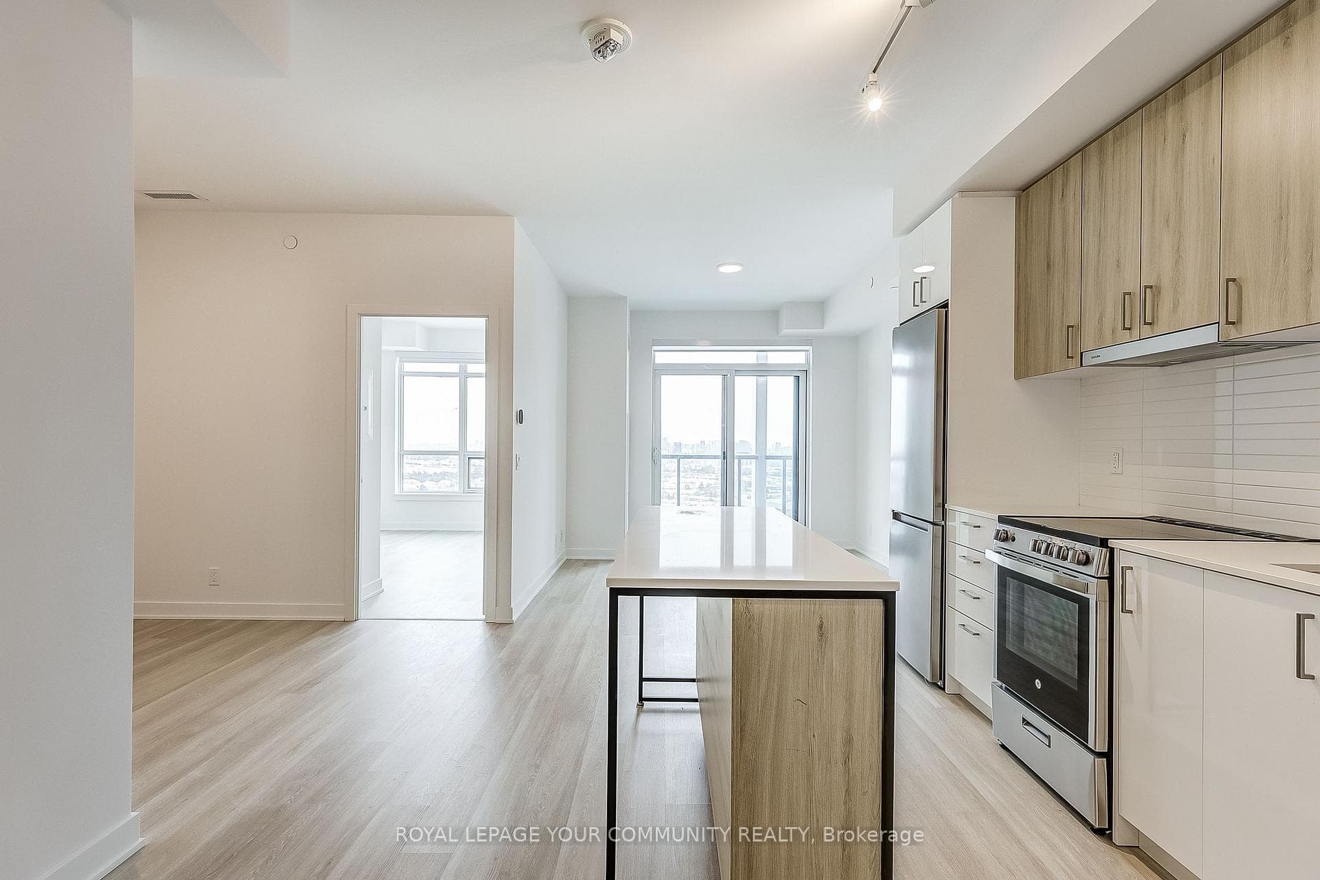 30 Upper Mall Way Unit A2011 photo 3