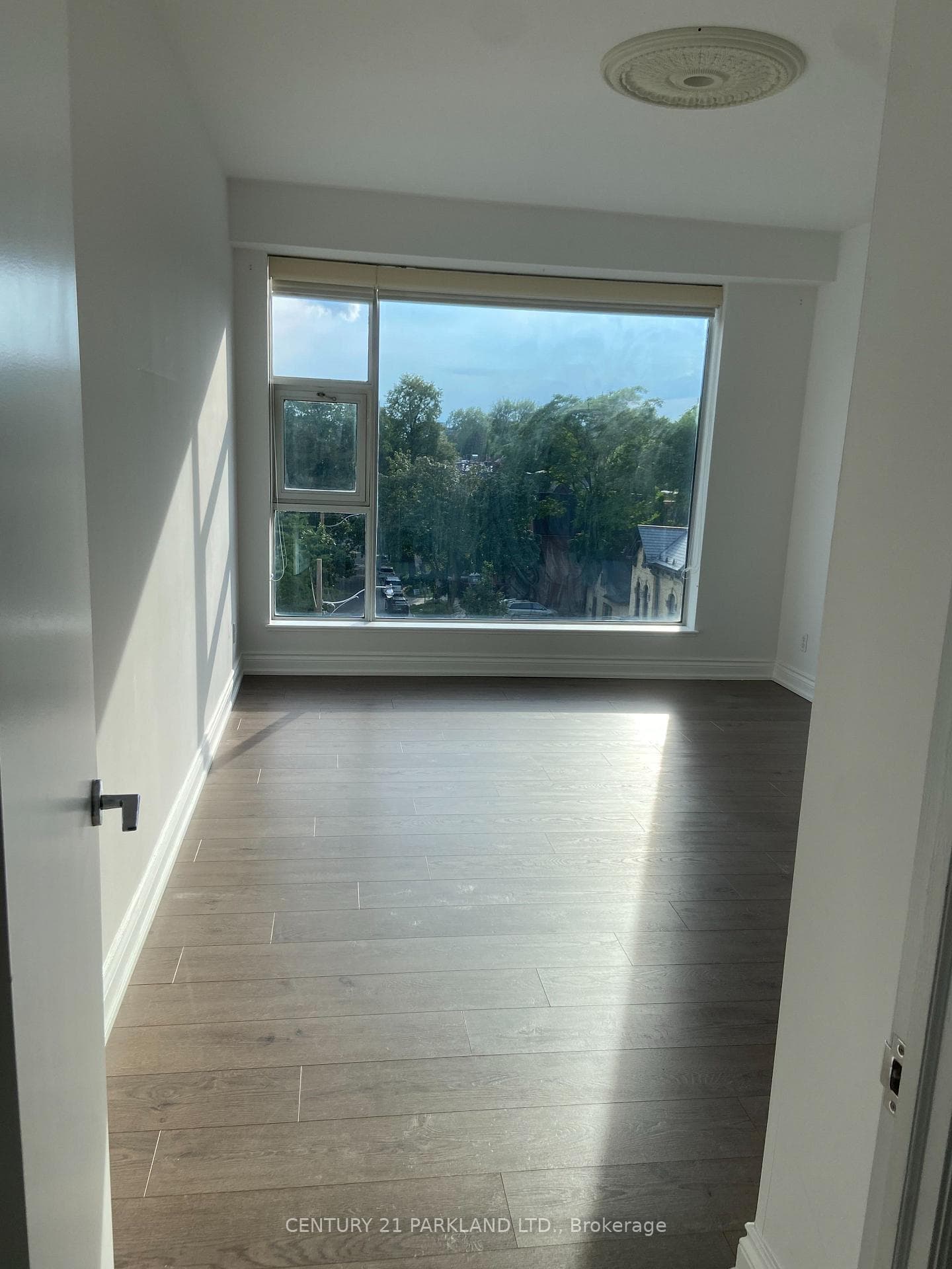 77 Avenue Road Unit 401 photo 15