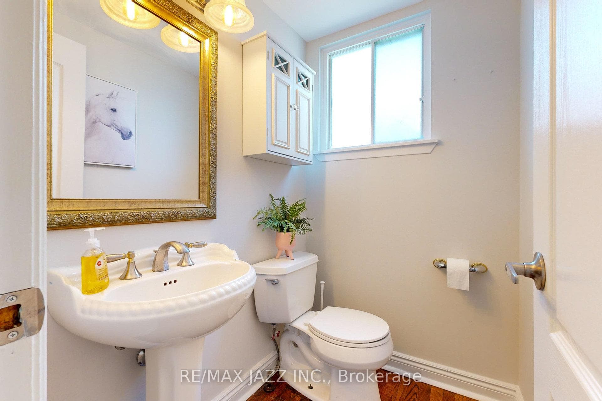 119 Lawrence Crescent photo 38