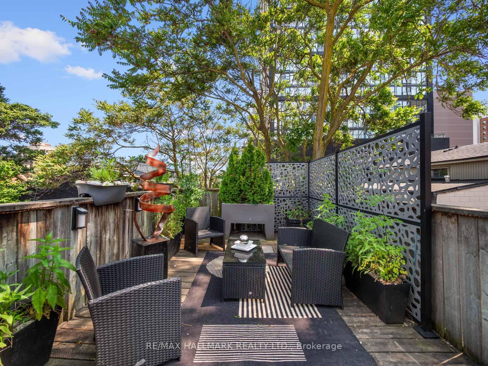 137 Gerrard Street photo 39