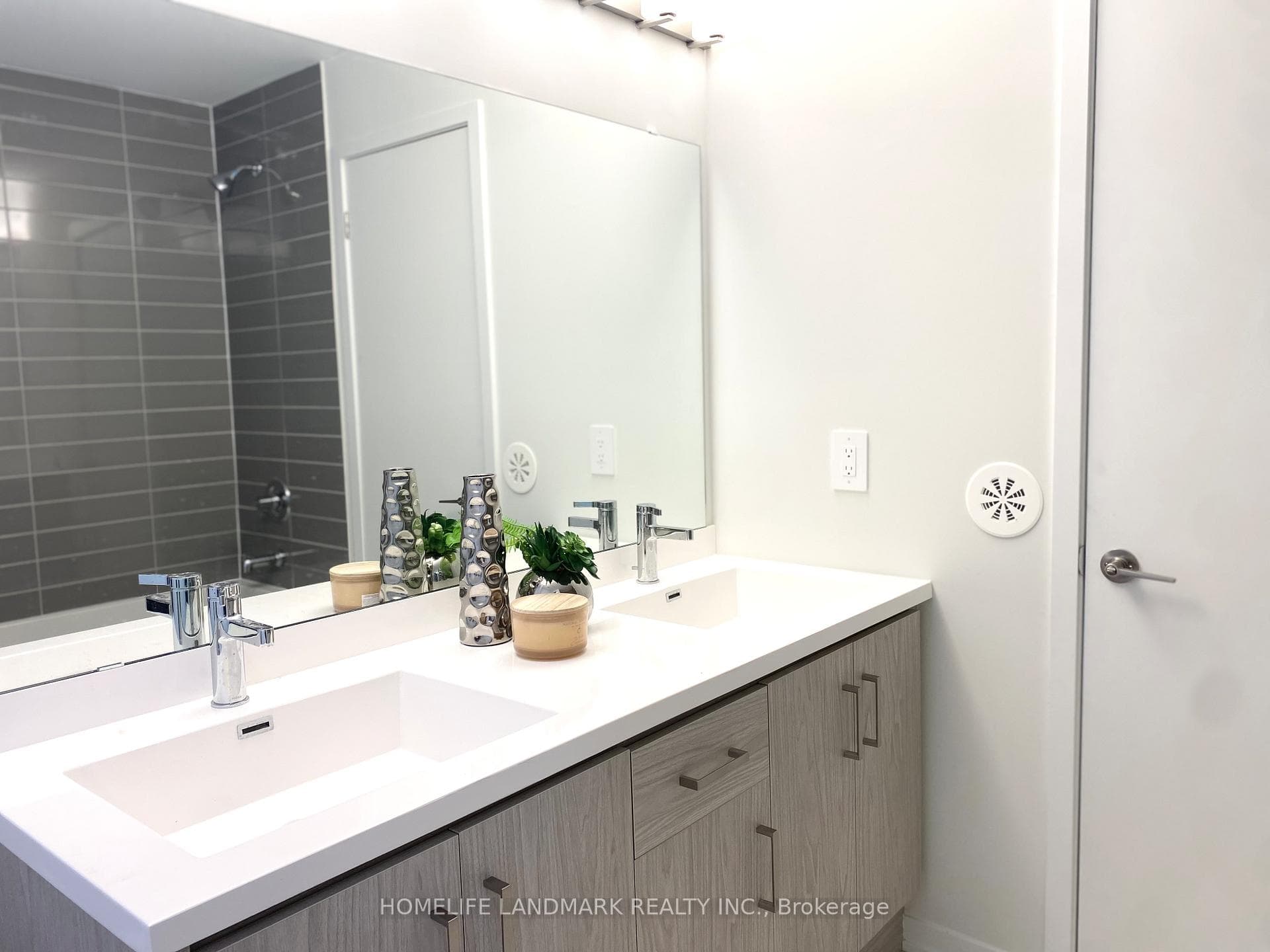 30 Almond Blossom Mews Unit TH118 photo 26