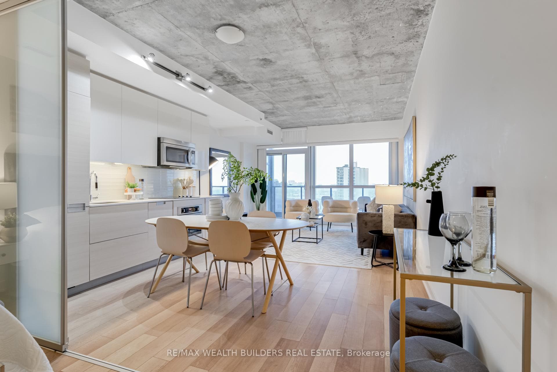 210 Simcoe Street Unit 1706 photo 13