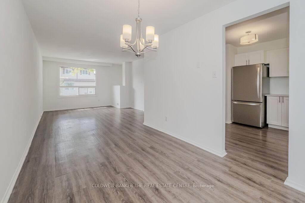 1095 Mississaga Street Unit 129 photo 11