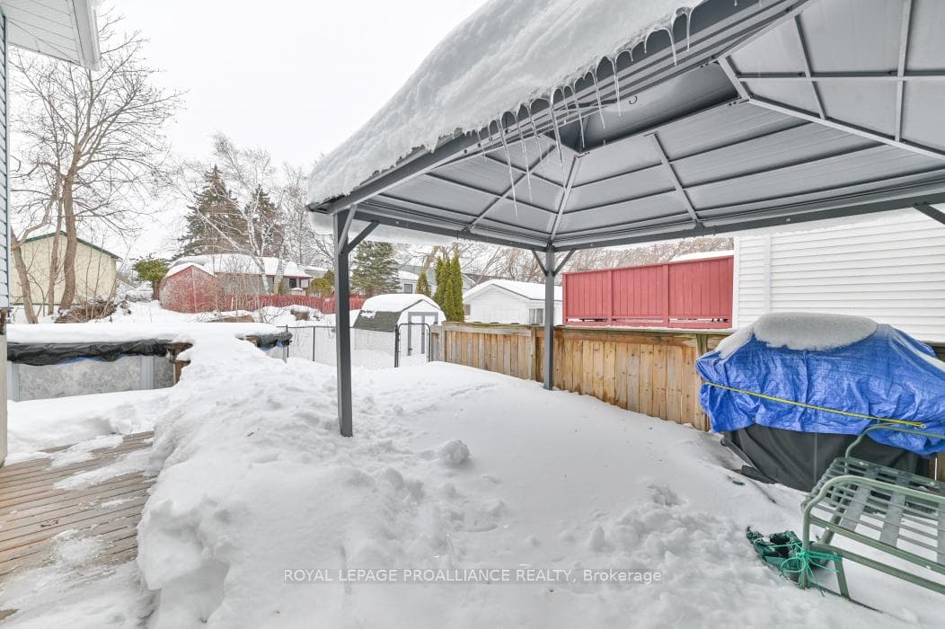 21 Robert Drive photo 34