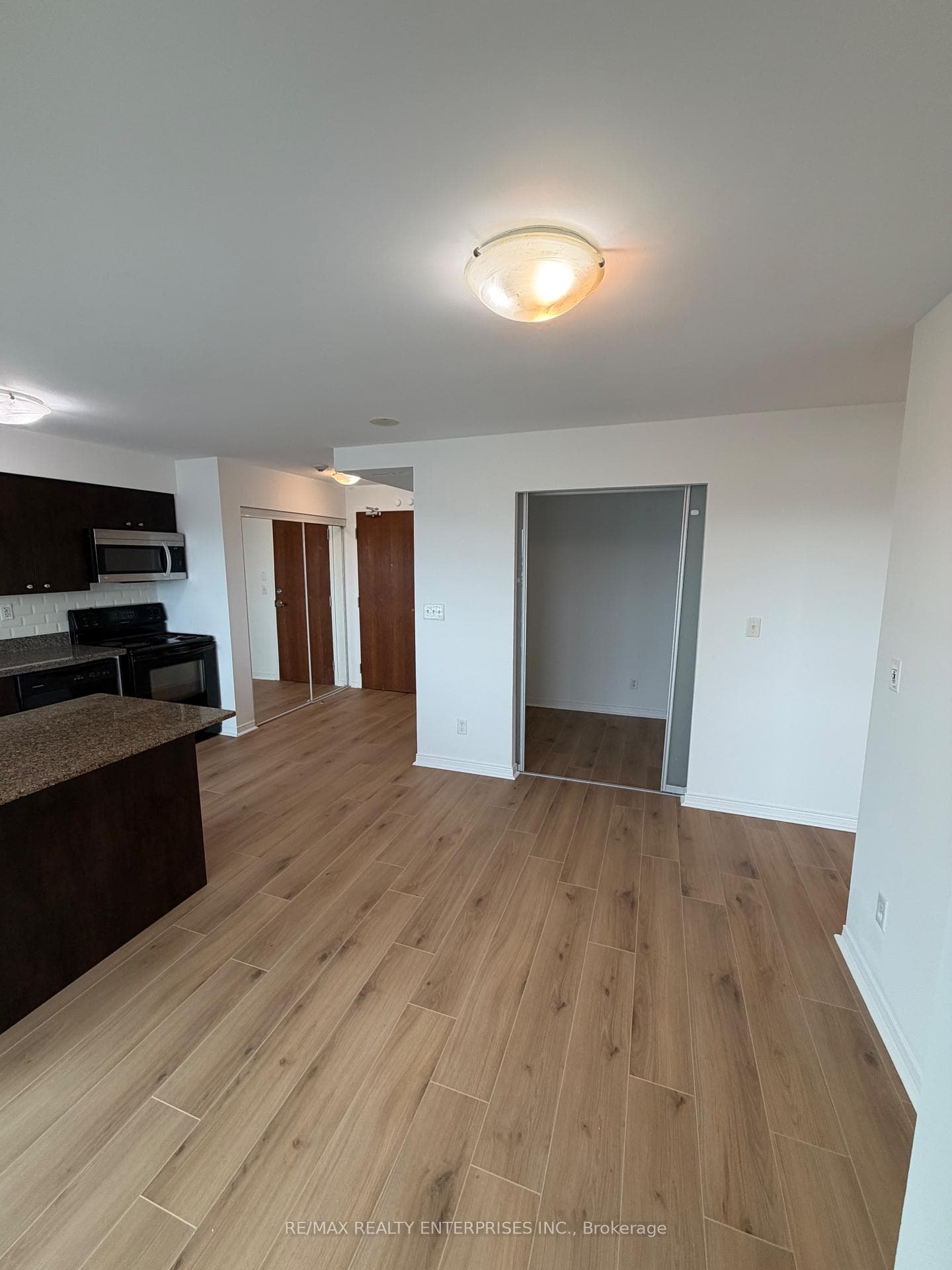 215 Queen Street Unit 1511 photo 13