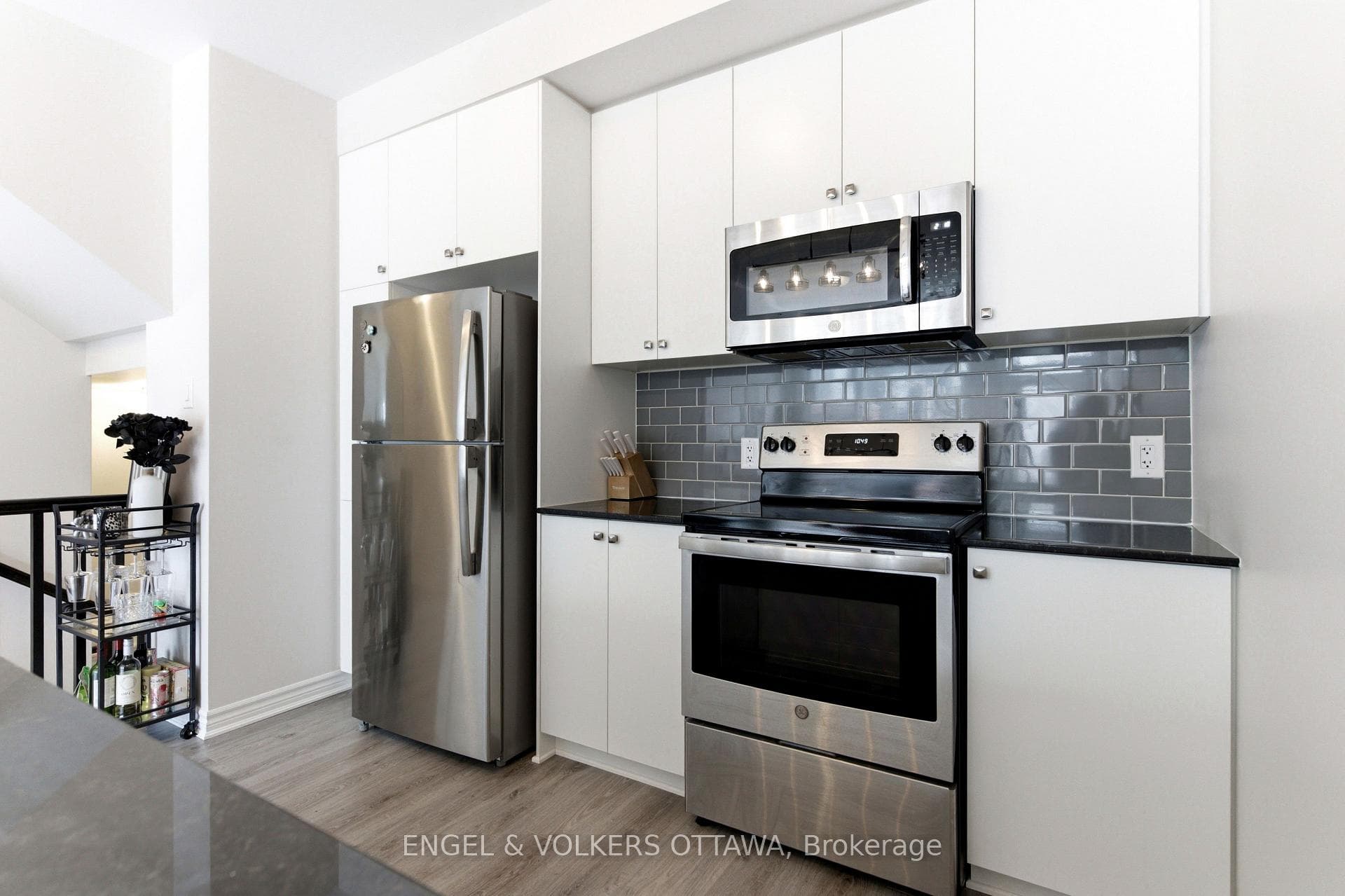 808 Kiniw Private photo 11