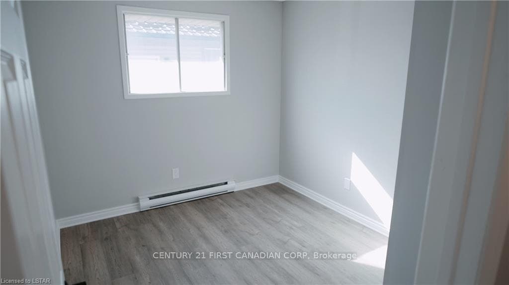 1072 JALNA Boulevard Unit MAIN photo 9