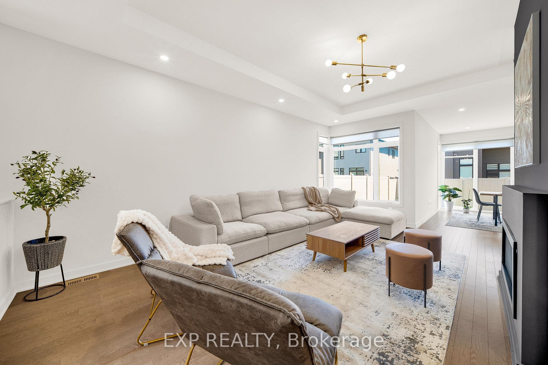 708 Wooler Place photo 4