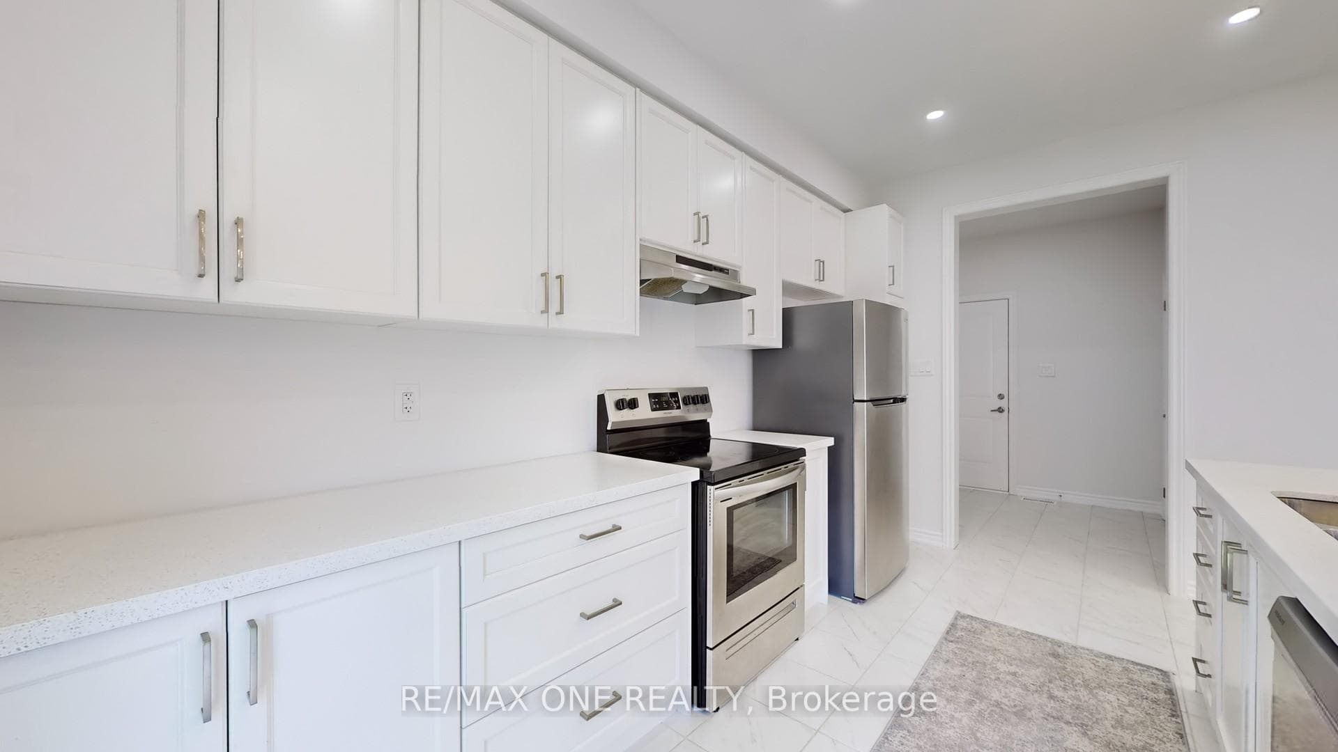 15 Haskins Crescent photo 9