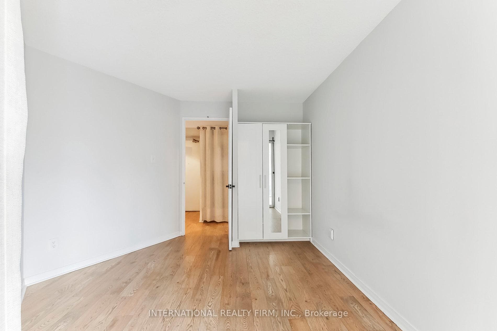 801 KING Street Unit 628 photo 38