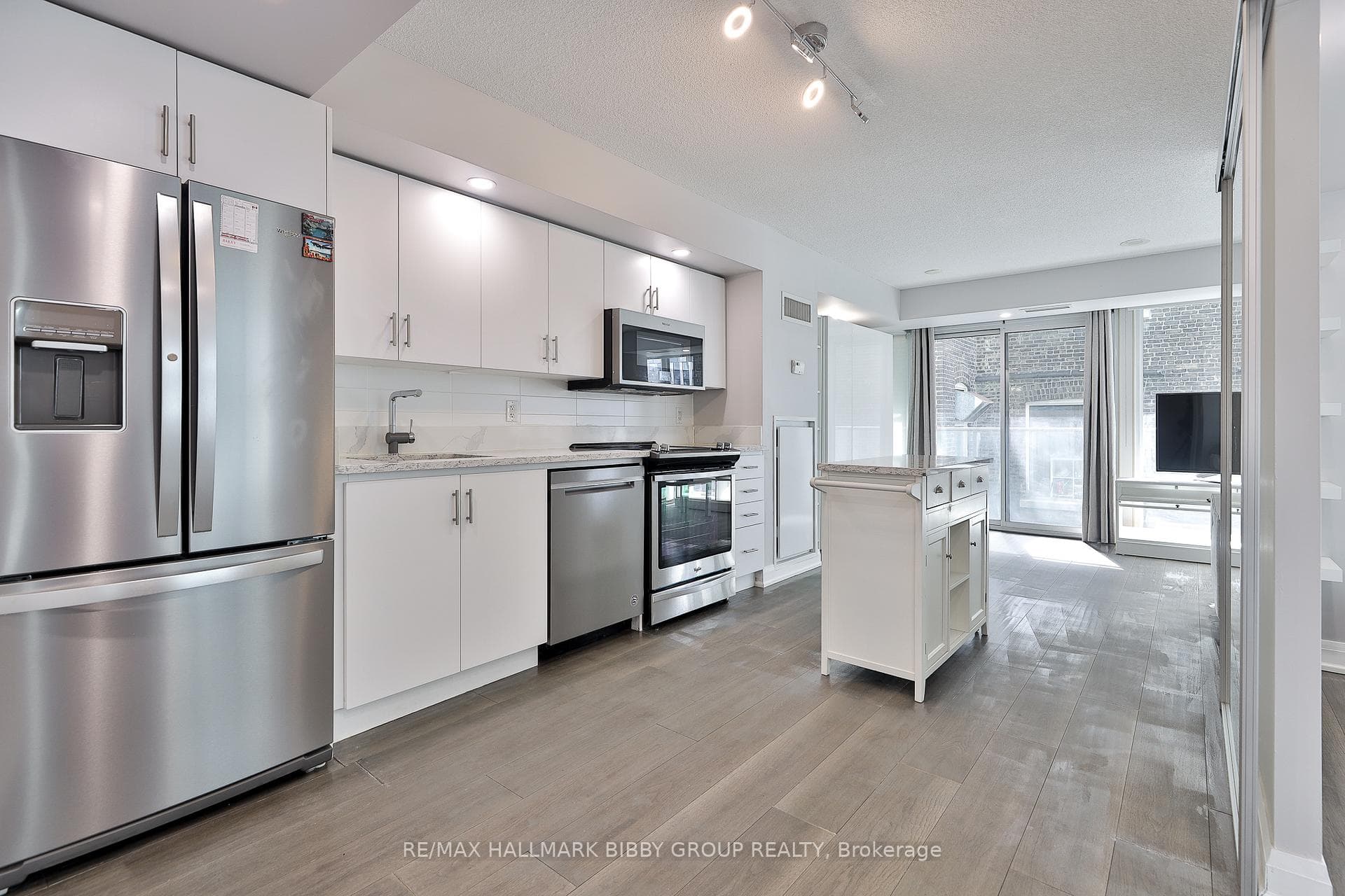 126 Simcoe Street Unit 503 photo 9
